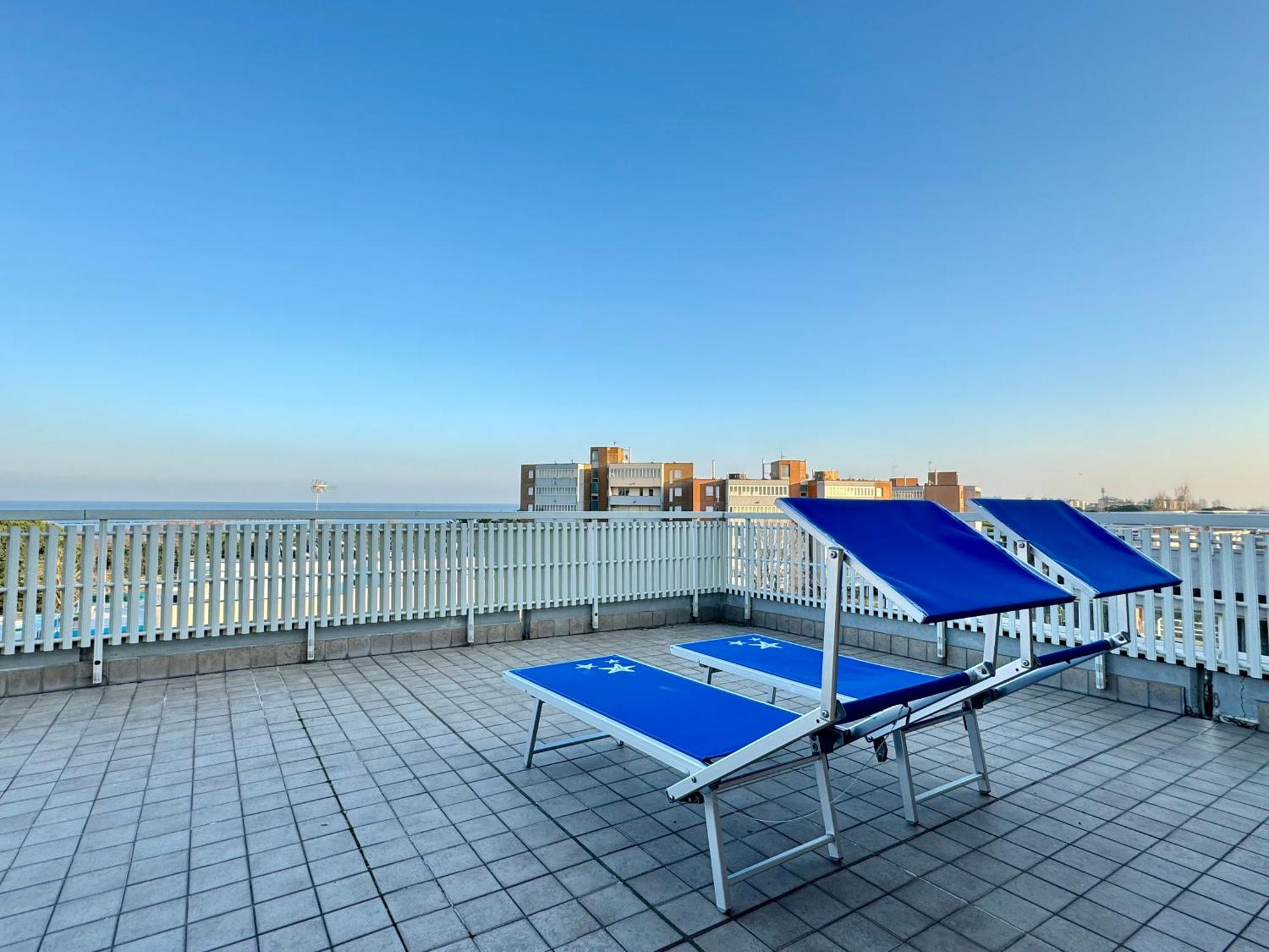 82, Attico Leonardo Apartment Lido Adriano Exterior photo
