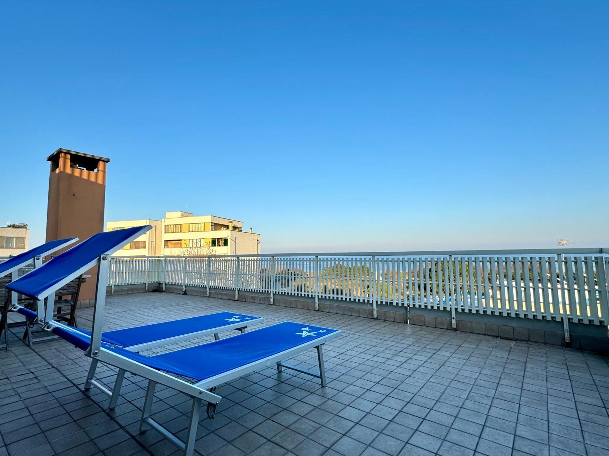 82, Attico Leonardo Apartment Lido Adriano Exterior photo